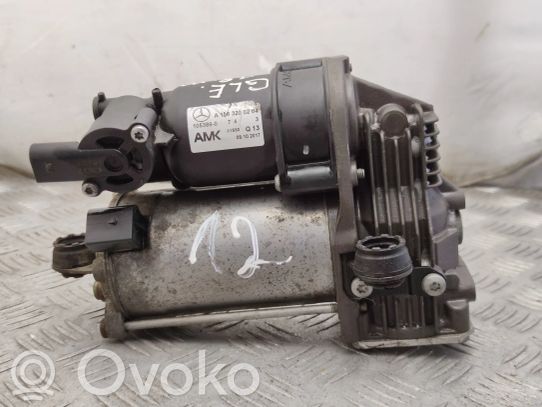 Mercedes-Benz GLE (W166 - C292) Ilmajousituksen kompressoripumppu 