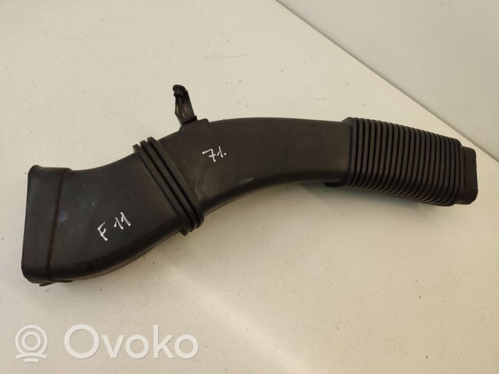 BMW 5 F10 F11 Część rury dolotu powietrza 7811597