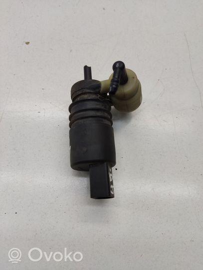 Audi A6 Allroad C5 Windscreen/windshield washer pump 