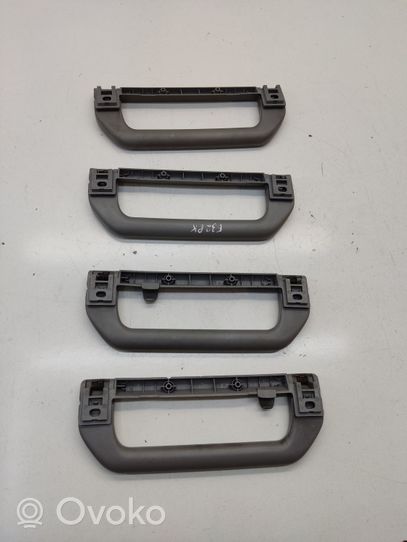 BMW 7 E32 Un set di maniglie per il soffitto 1949637