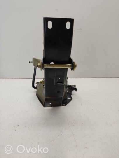 BMW 7 E32 Brake pedal 1981689