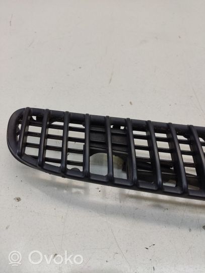 BMW 3 E46 Grille calandre de capot 8208484