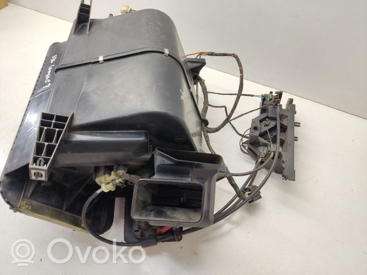 BMW 3 E30 Scatola climatizzatore riscaldamento abitacolo assemblata 13857289