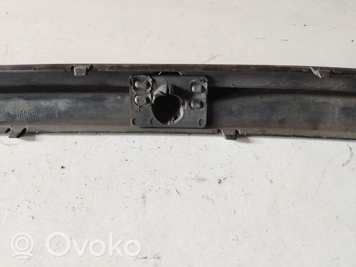 BMW 3 E46 Modanatura della barra di rivestimento del paraurti anteriore 8227570