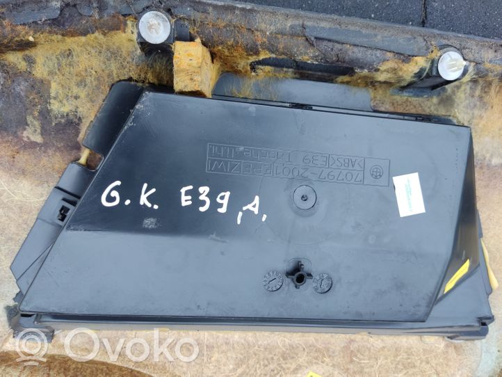 BMW 5 E39 Boczki / Tapicerka drzwi / Komplet 8159636