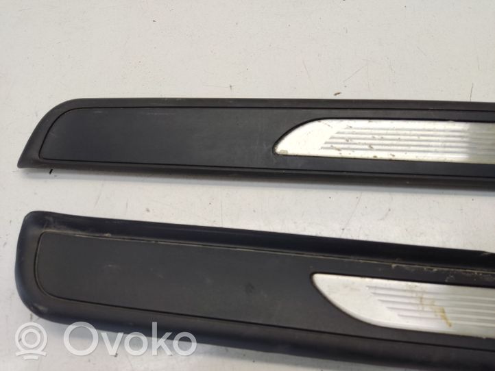 BMW 3 E92 E93 Etuoven kynnyksen suojalista 8042855