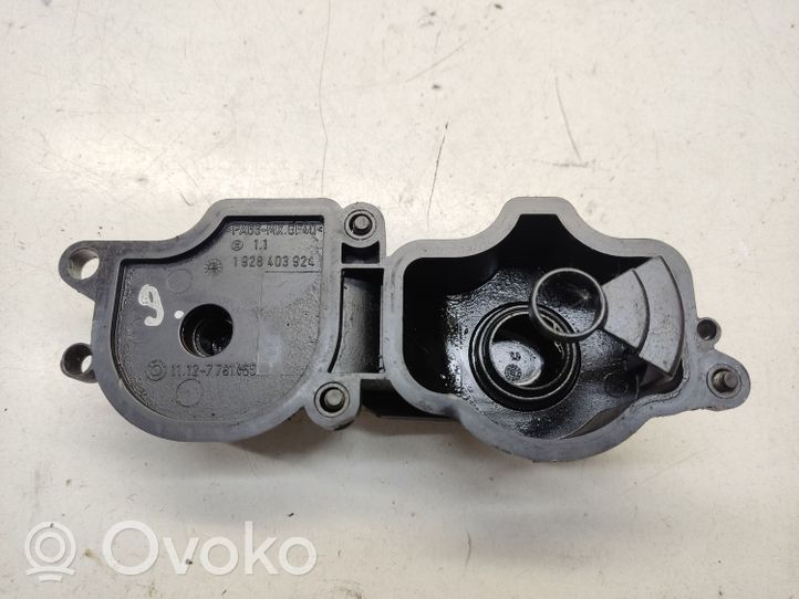 BMW 5 E39 Sfiato/tubo di sfiato/tubo flessibile 7781465