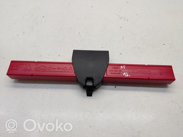 Audi A5 8T 8F Triangle d'avertissement 8T0860251