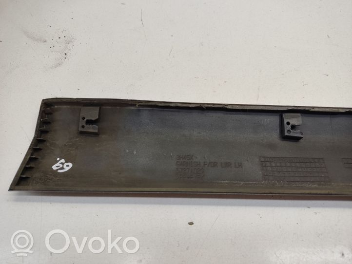 Mitsubishi Outlander Moulure de porte avant 5727A029