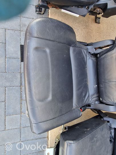 Mitsubishi Outlander Seat set N258060