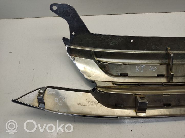 Mitsubishi Outlander Maskownica / Grill / Atrapa górna chłodnicy 7450A992