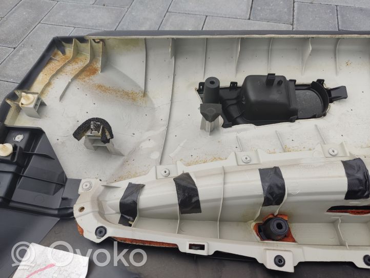 Nissan Qashqai Etuoven verhoilu 80911JD100