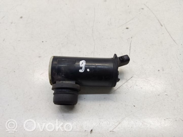 Hyundai ix35 Windscreen/windshield washer pump 985102S100