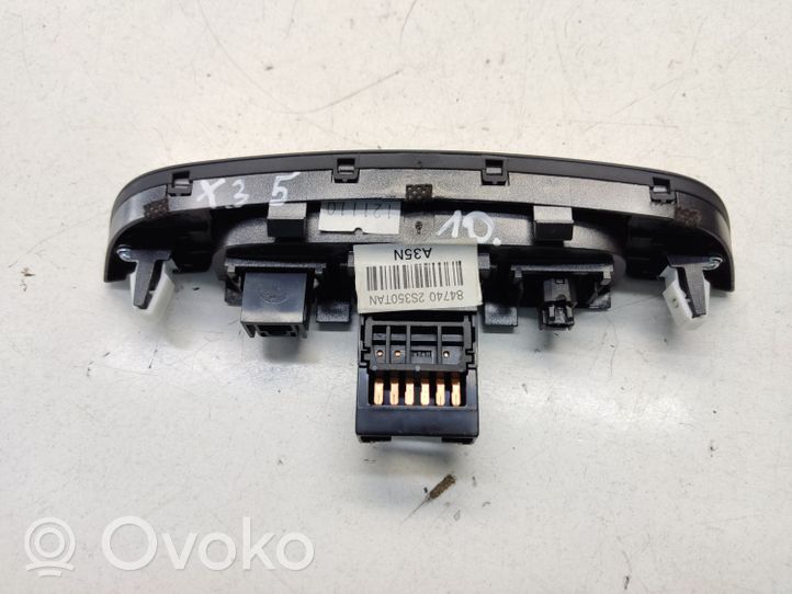 Hyundai ix35 Hazard light switch 847402S350