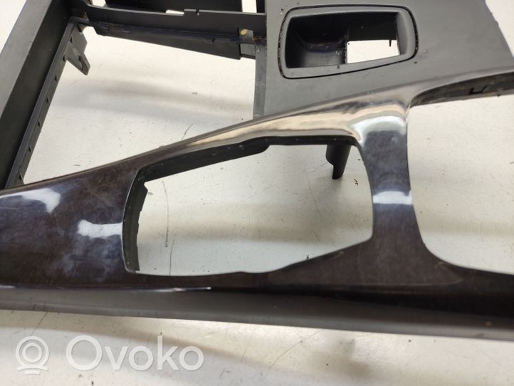 BMW 5 F10 F11 Pavarų perjungimo svirties apdaila (plastikinė) 9206849