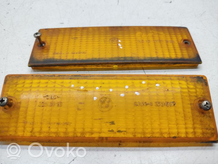 BMW 3 E30 Front indicator light 1377996