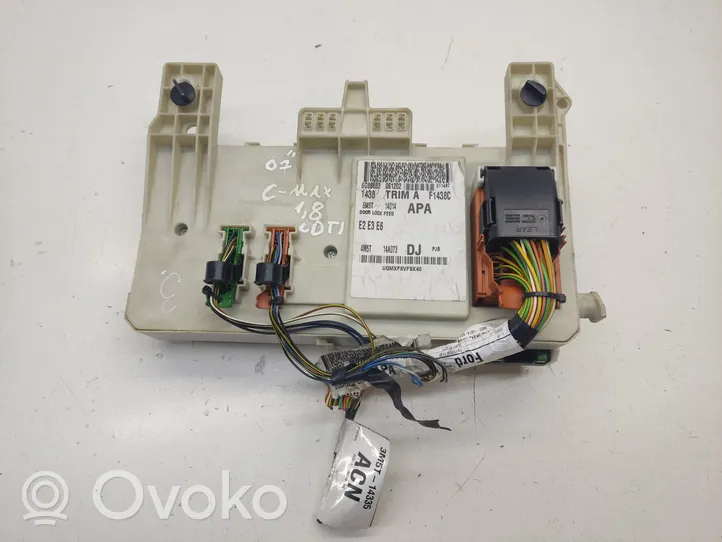 Ford Focus C-MAX Module de fusibles 4M5T14A073DJ