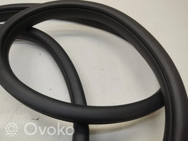 KIA Stonic Rear door rubber seal (on body) 