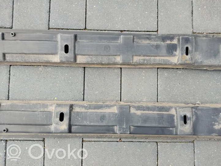 Mercedes-Benz ML W164 Sill A1646900610