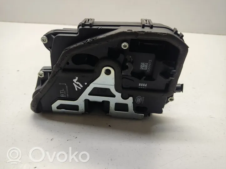 BMW 1 E81 E87 Serrure de porte avant 7059973