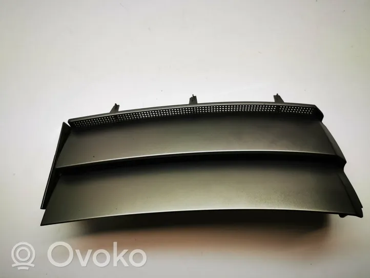 Land Rover Range Rover L322 Grill / Wlot powietrza błotnika przedniego 7026899