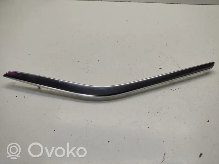 Mercedes-Benz A W176 Barra di rivestimento della portiera anteriore A1767201022