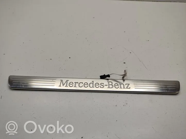 Mercedes-Benz A W176 Etuoven kynnyksen suojalista A2466805400