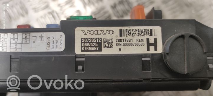 Volvo S60 Drošinātāju bloks 30728512