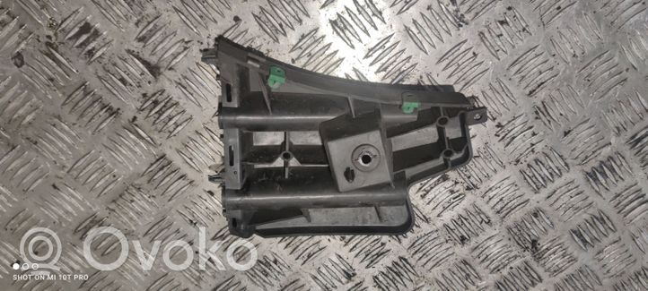 Volvo S60 Fender mounting bracket 30796626