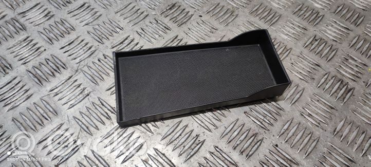 Audi S5 Tapis de boîte à gants 041762300