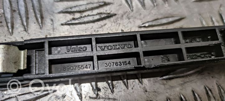 Volvo XC60 Uchwyt / Mocowanie lampy przedniej 30763154