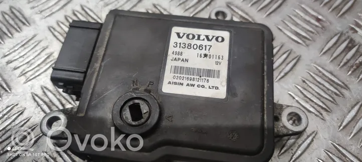 Volvo S90, V90 Vaihdelaatikon ohjainlaite/moduuli 31380617
