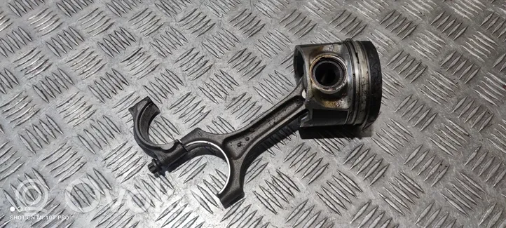 Volvo V60 Piston 32L175