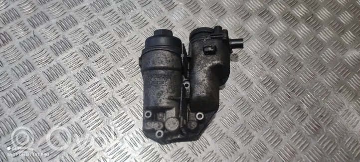 Volvo XC90 Supporto di montaggio del filtro dell’olio 08642839