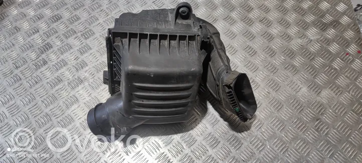 Jeep Grand Cherokee Boîtier de filtre à air 68199048AA