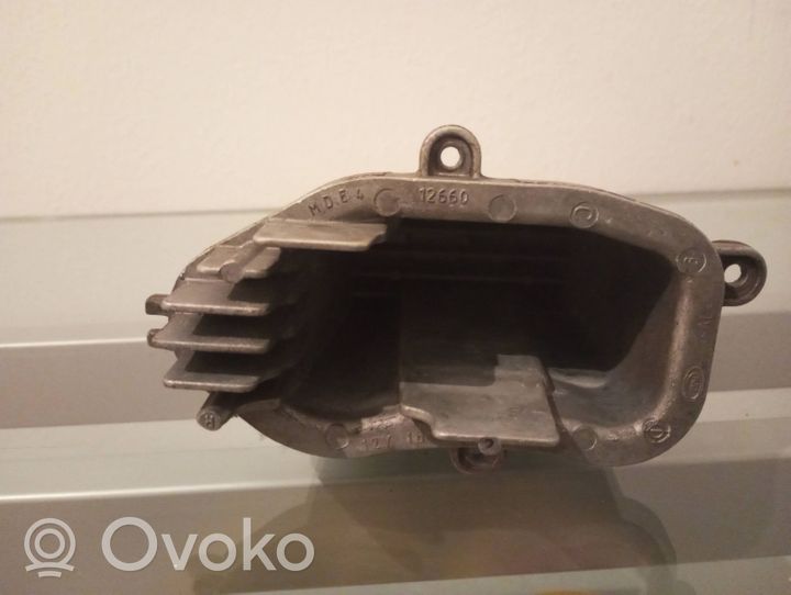 BMW 7 F01 F02 F03 F04 Priekšējā luktura detaļa 12660