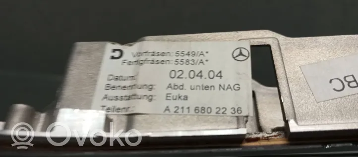 Mercedes-Benz E W211 Vaihteenvalitsimen kehys verhoilu muovia A2116802236