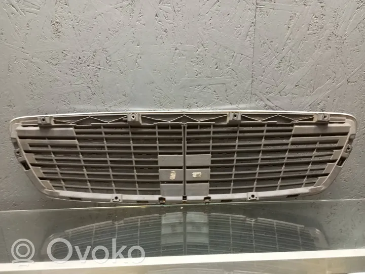 Mercedes-Benz E W211 Maskownica / Grill / Atrapa górna chłodnicy A2118800283