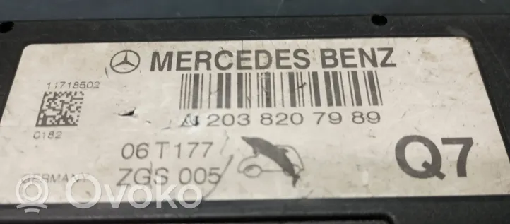 Mercedes-Benz C W203 Amplificateur d'antenne 2038207989