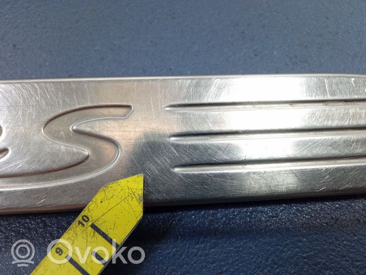 Porsche Cayenne (92A) Rivestimento vano piedi laterale 2389-0010