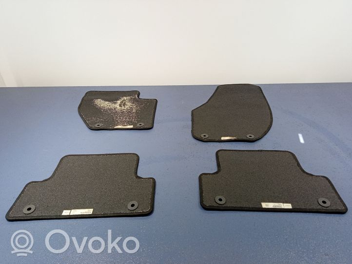 Volvo V40 Rivestimento pavimento anteriore 01