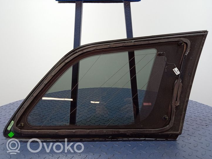 Jeep Grand Cherokee Fenêtre latérale avant / vitre triangulaire 68172375AD