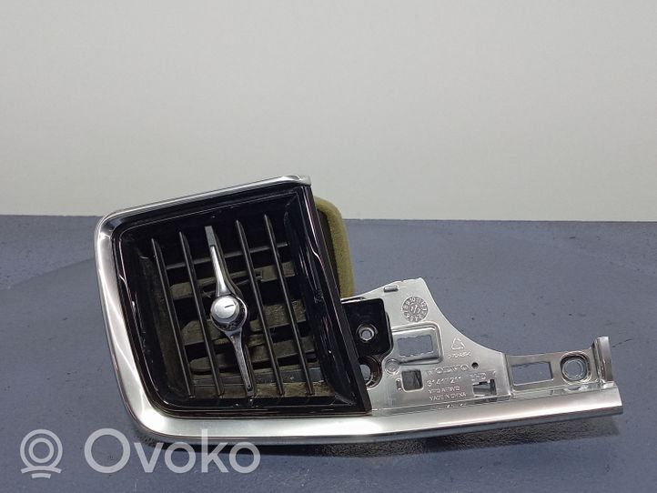 Volvo S90, V90 Šoninės oro grotelės 31651219