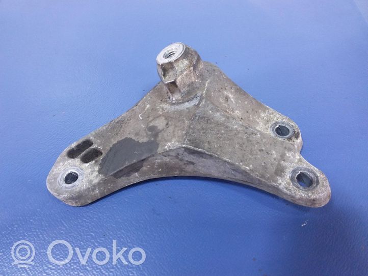 Volvo V50 Supporto di montaggio scatola del cambio 30778794