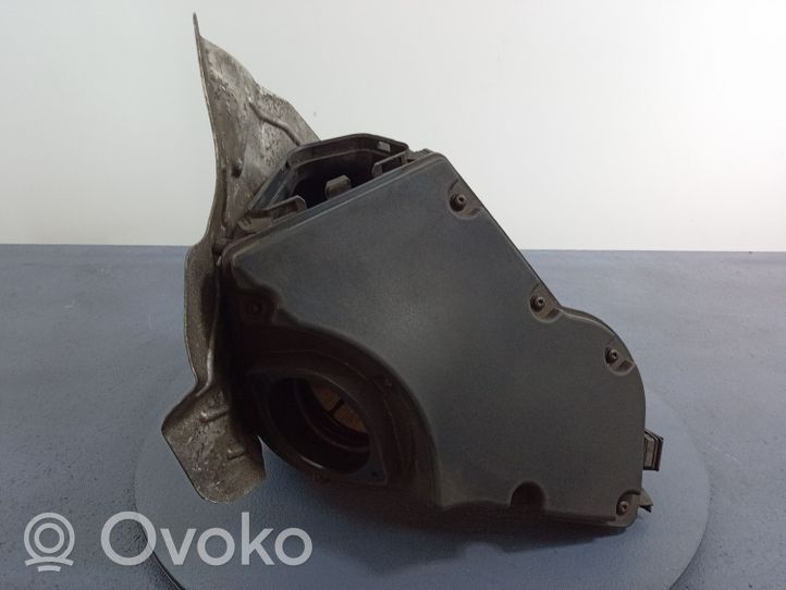 Audi A4 S4 B8 8K Ilmansuodattimen kotelo 8K0133835CD