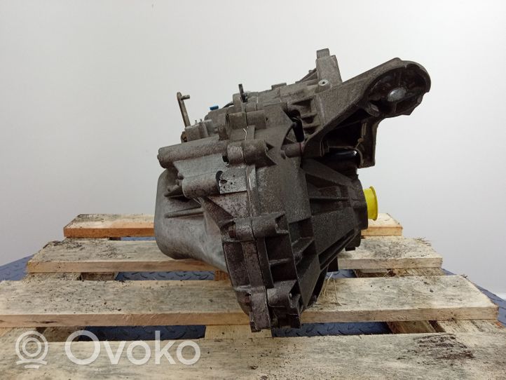 Volvo S70  V70  V70 XC Mechaninė 6 pavarų dėžė 1023704