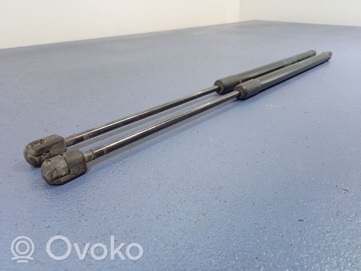 Opel Vectra C Staffa di rinforzo per ammortizzatore bagagliaio 13247867