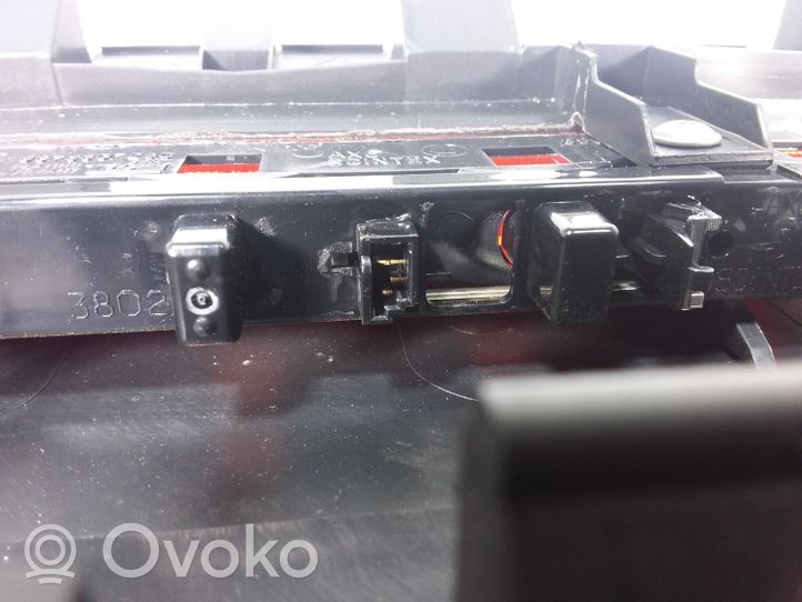 Citroen C-Elysée Wewnętrzna lampka bagażnika 9675807280