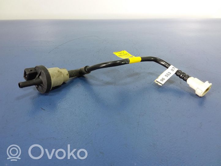 Chevrolet Lacetti Tuyau d'alimentation conduite de carburant 96553876