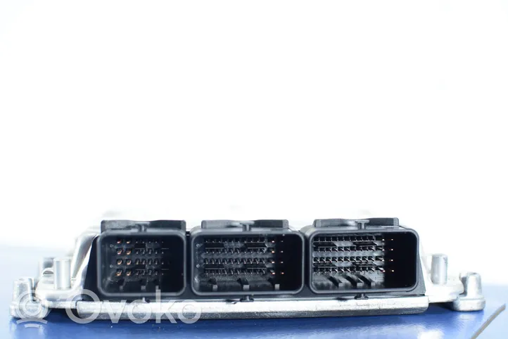 Volvo S40, V40 Unidad de control/módulo ECU del motor 30630049